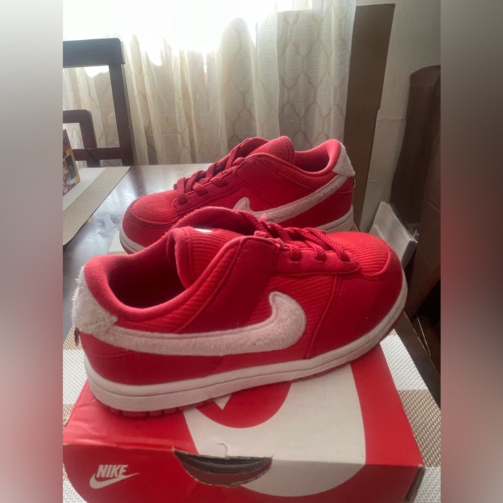 Nike Dunk Low Valentines Day Edition